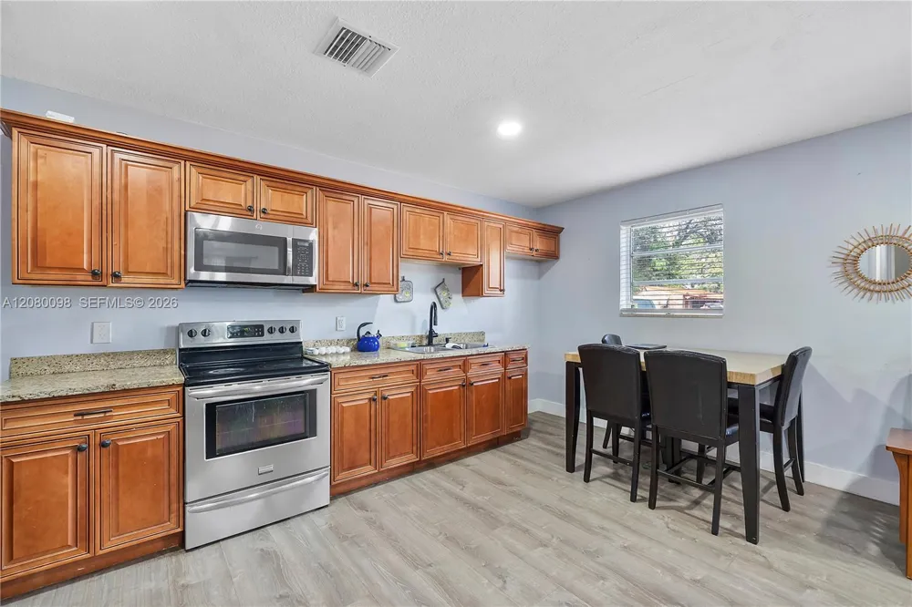 1510 68th Ave Hollywood, FL 33024