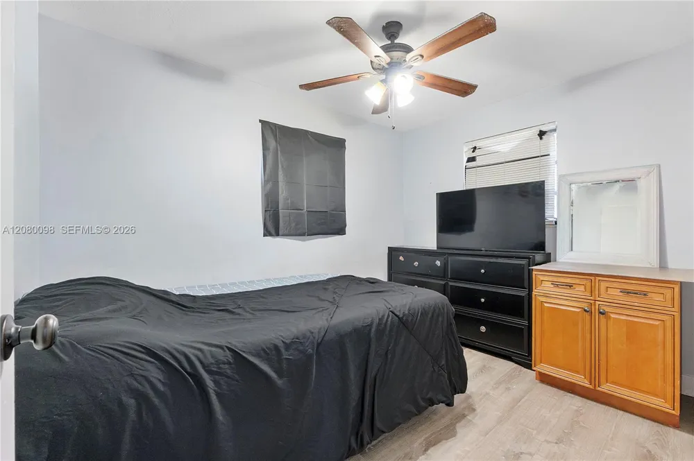 1510 68th Ave Hollywood, FL 33024
