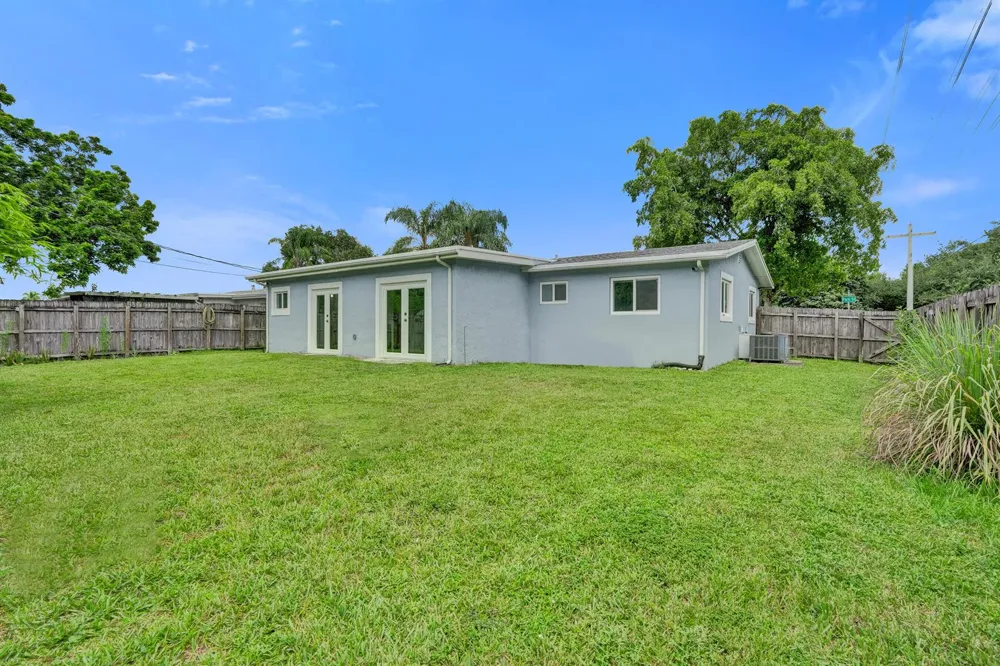 6400 PARK STREET Hollywood, FL 33024