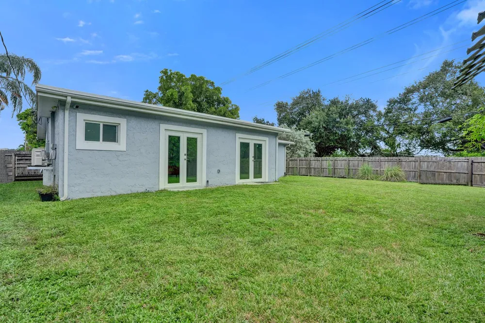 6400 PARK STREET Hollywood, FL 33024