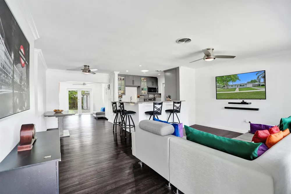6400 PARK STREET Hollywood, FL 33024