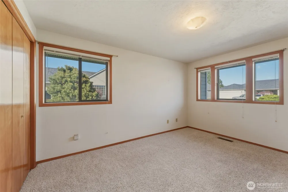 807 SE Sentry Drive College Place, WA 99324