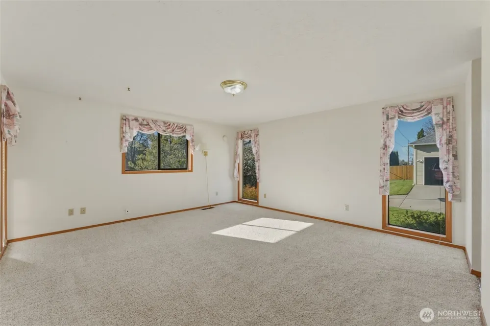 807 SE Sentry Drive College Place, WA 99324