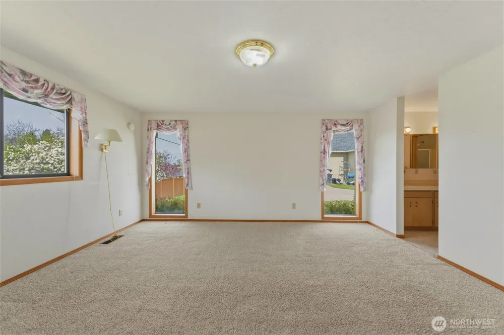 807 SE Sentry Drive College Place, WA 99324
