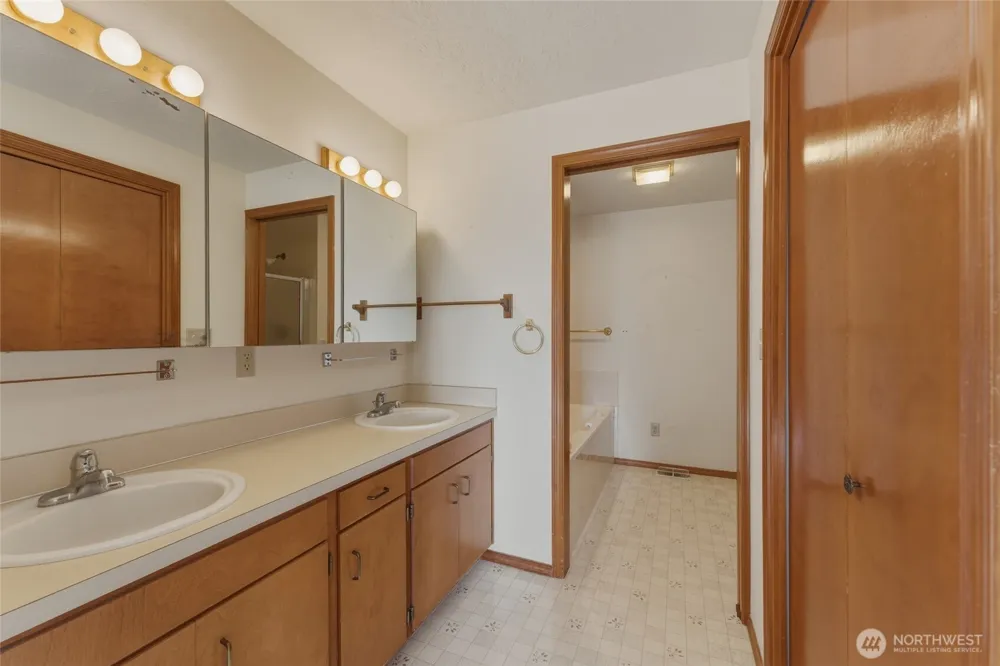 807 SE Sentry Drive College Place, WA 99324