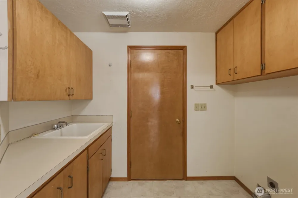 807 SE Sentry Drive College Place, WA 99324