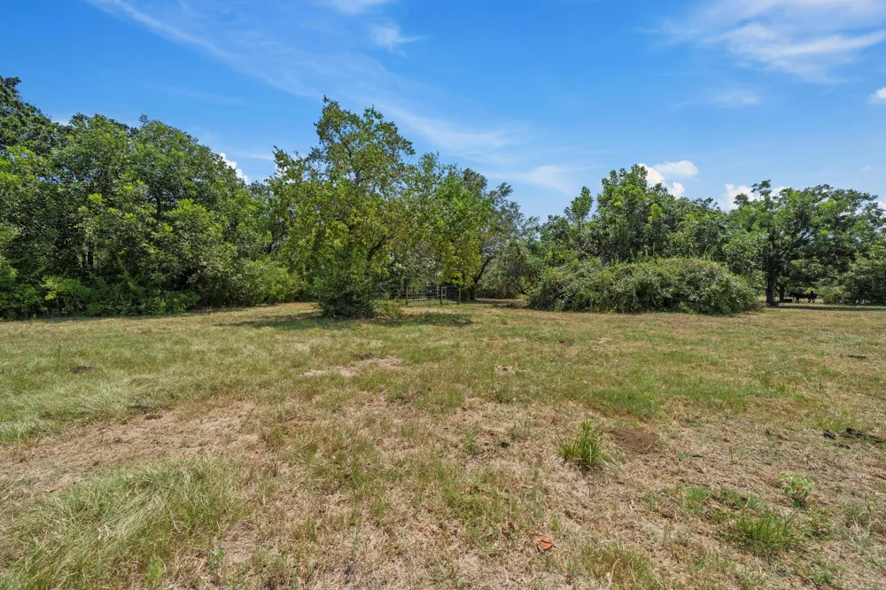 37585 Porter Road Hempstead, TX 77445