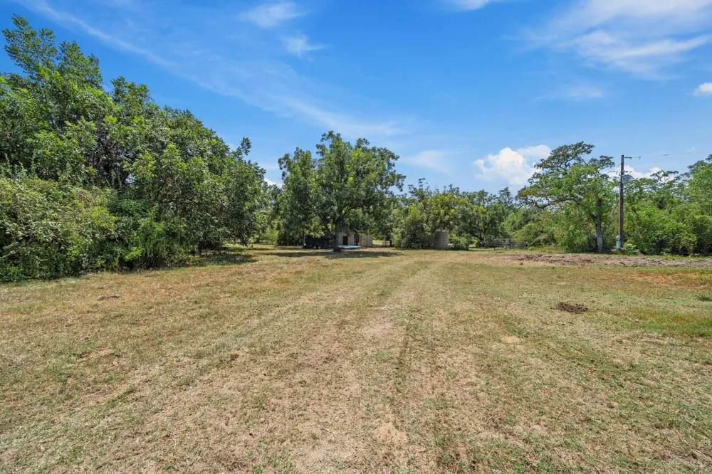 37585 Porter Road Hempstead, TX 77445