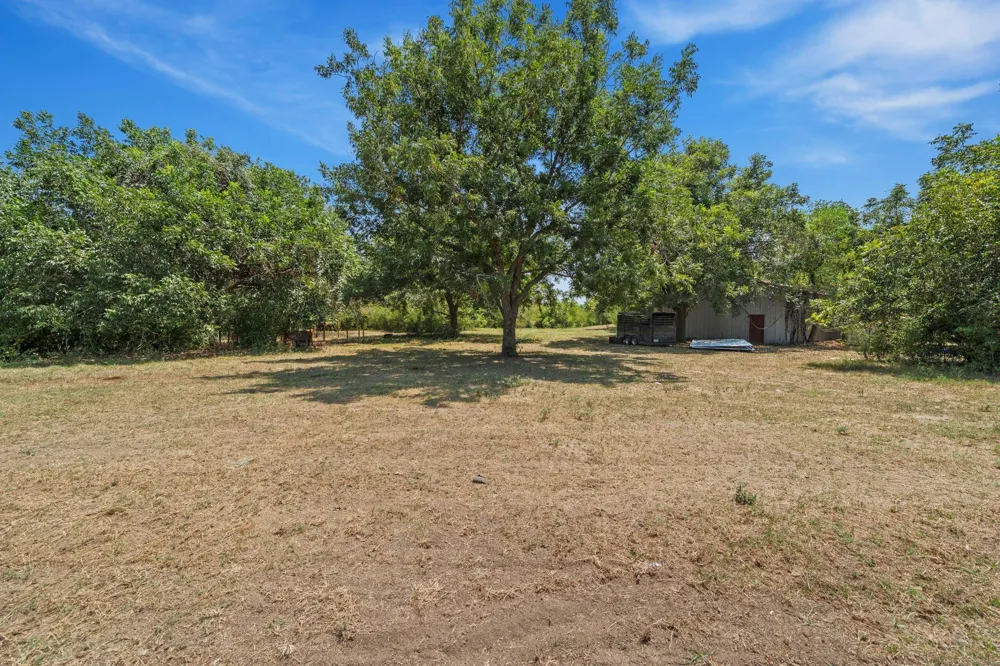 37585 Porter Road Hempstead, TX 77445