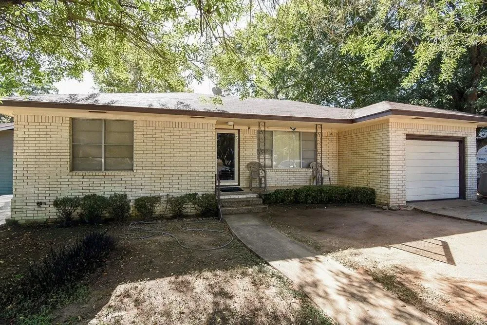 400 Sandra Drive Brenham, TX 77833