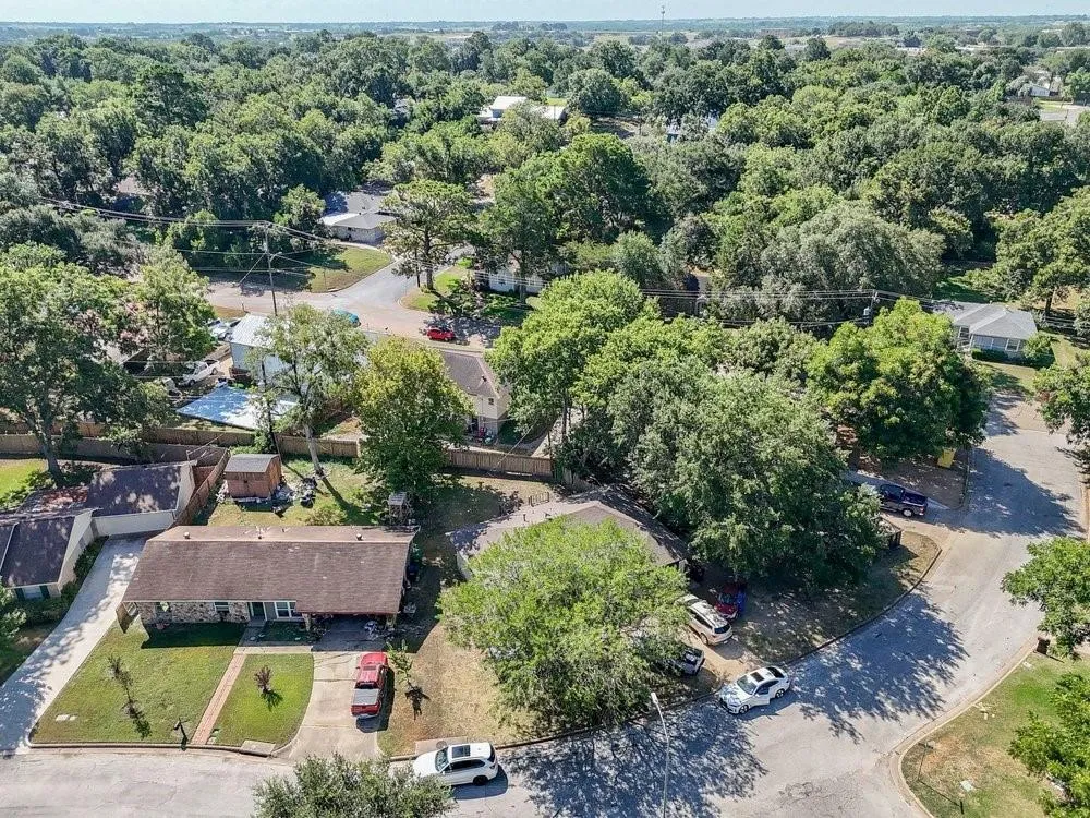 400 Sandra Drive Brenham, TX 77833