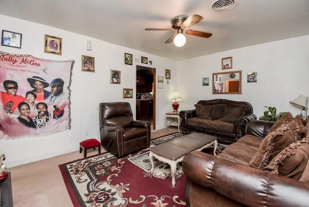 400 Sandra Drive Brenham, TX 77833