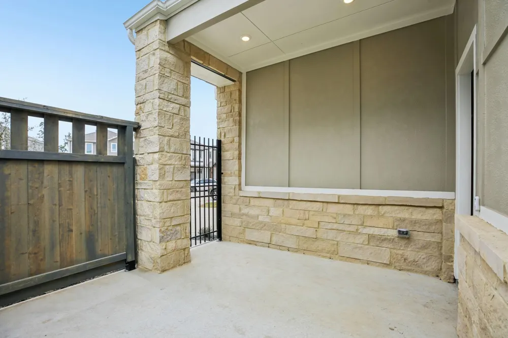 7403 Crown Canyon Drive Atascocita, TX 77346