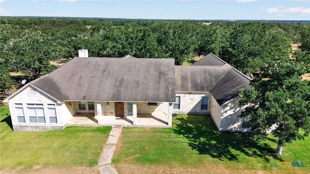 986 High Grove Road Cedar Creek, TX 78612
