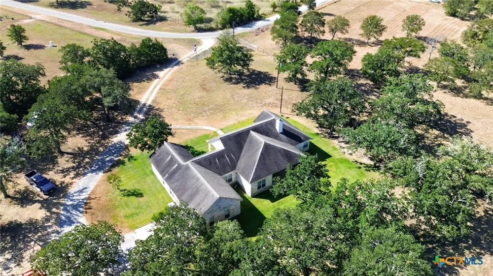 986 High Grove Road Cedar Creek, TX 78612