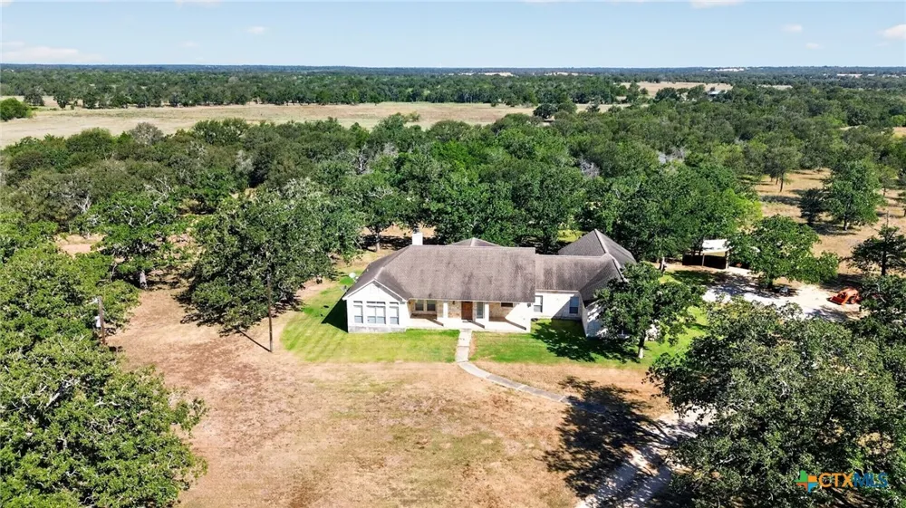 986 High Grove Road Cedar Creek, TX 78612