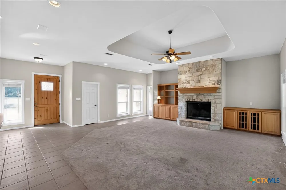 986 High Grove Road Cedar Creek, TX 78612