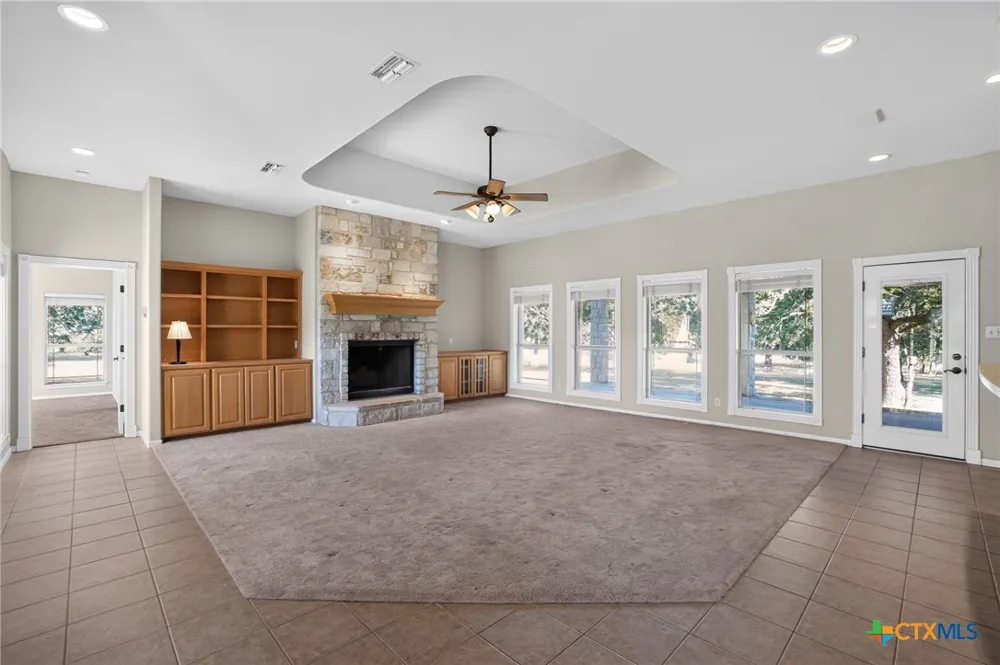 986 High Grove Road Cedar Creek, TX 78612