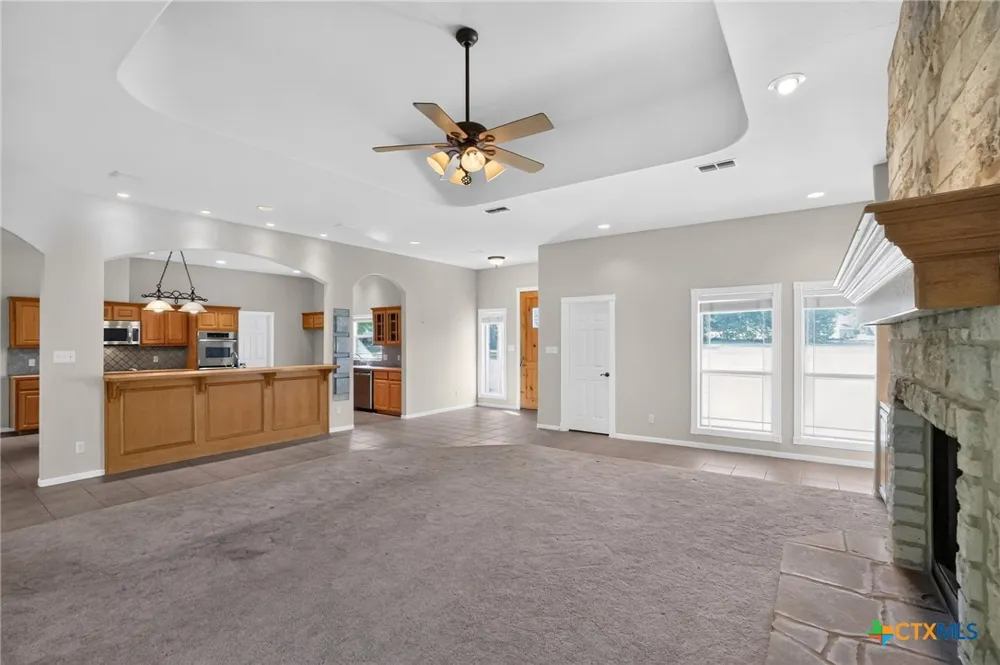986 High Grove Road Cedar Creek, TX 78612