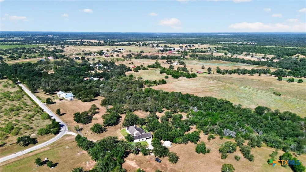 986 High Grove Road Cedar Creek, TX 78612