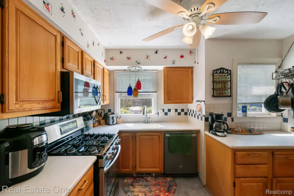 2050 Wiltshire Road Berkley City, MI 48072