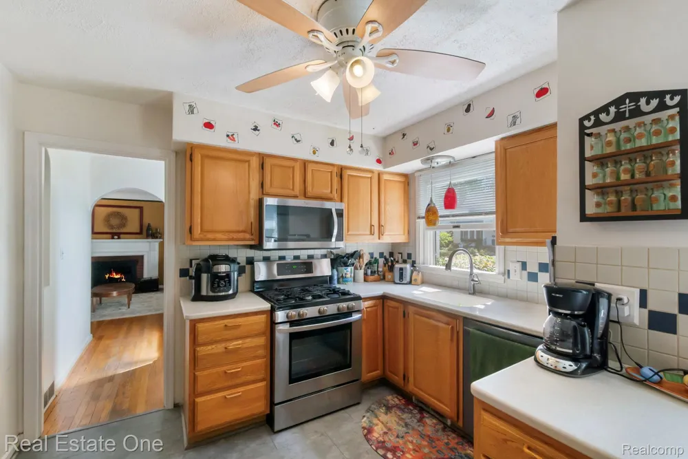 2050 Wiltshire Road Berkley City, MI 48072