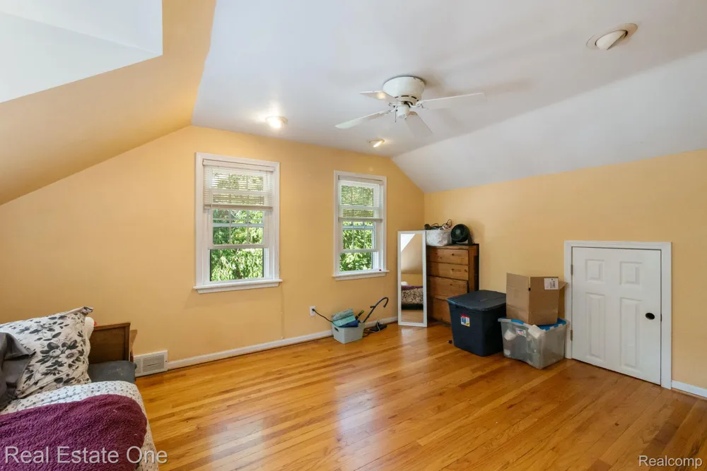 2050 Wiltshire Road Berkley City, MI 48072