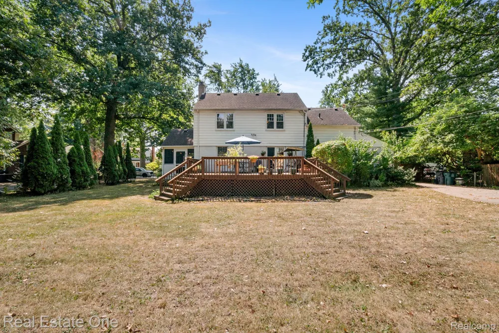 2050 Wiltshire Road Berkley City, MI 48072