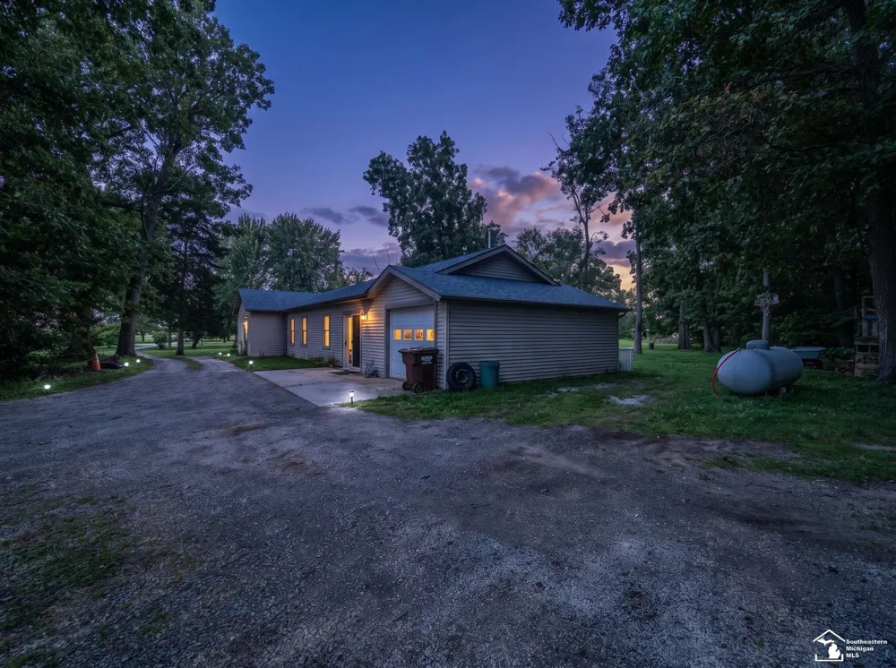 8945 S Custer Road Raisinville Township, MI 48161