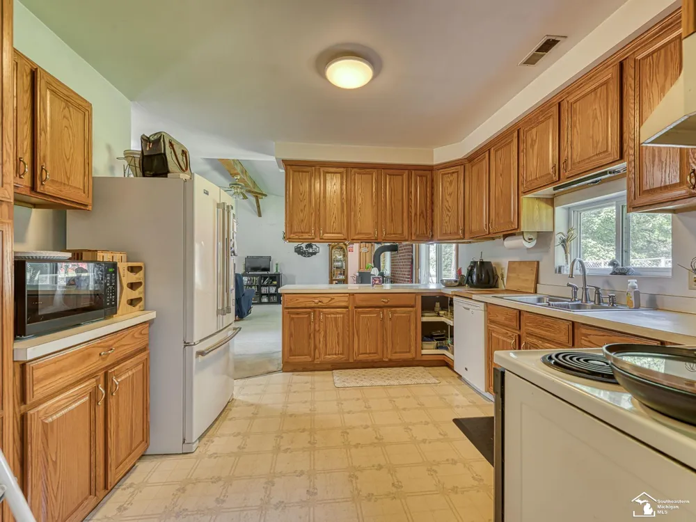 8945 S Custer Road Raisinville Township, MI 48161