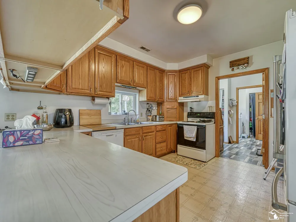8945 S Custer Road Raisinville Township, MI 48161
