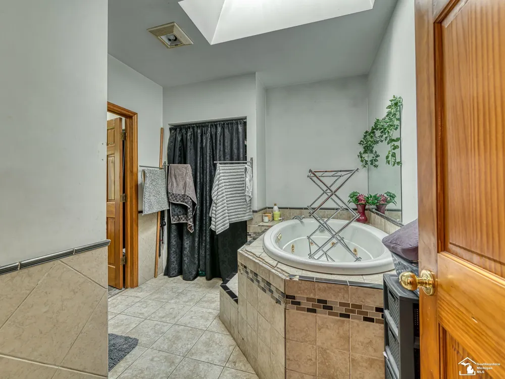 8945 S Custer Road Raisinville Township, MI 48161