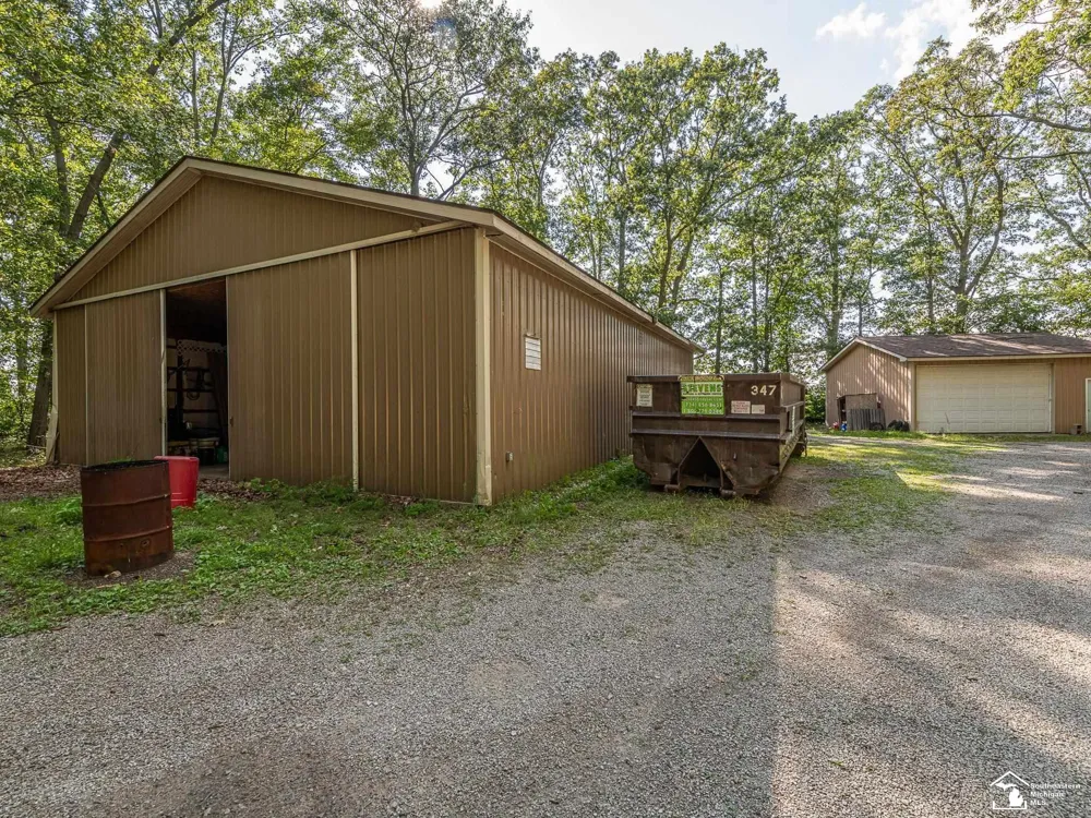 8945 S Custer Road Raisinville Township, MI 48161