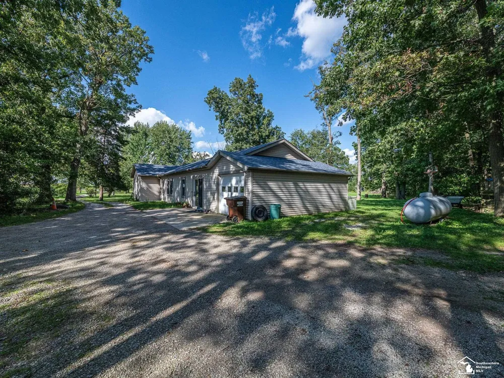 8945 S Custer Road Raisinville Township, MI 48161