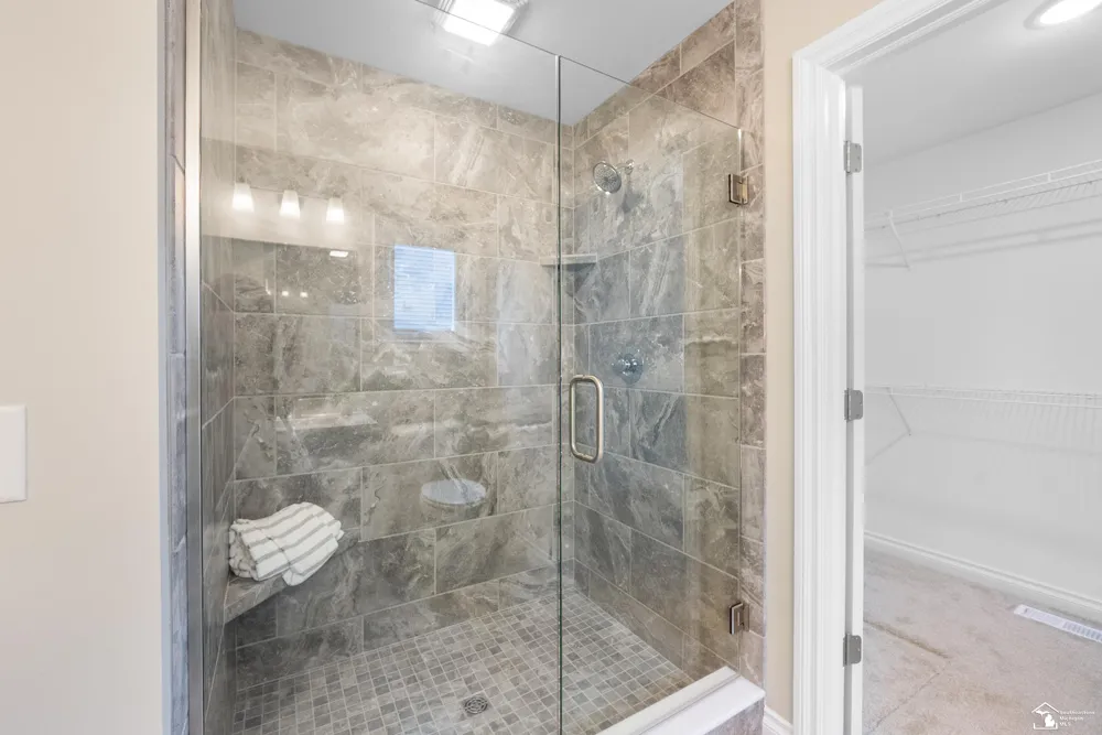8289 Grande Lk Circle Bedford Township, MI 48182