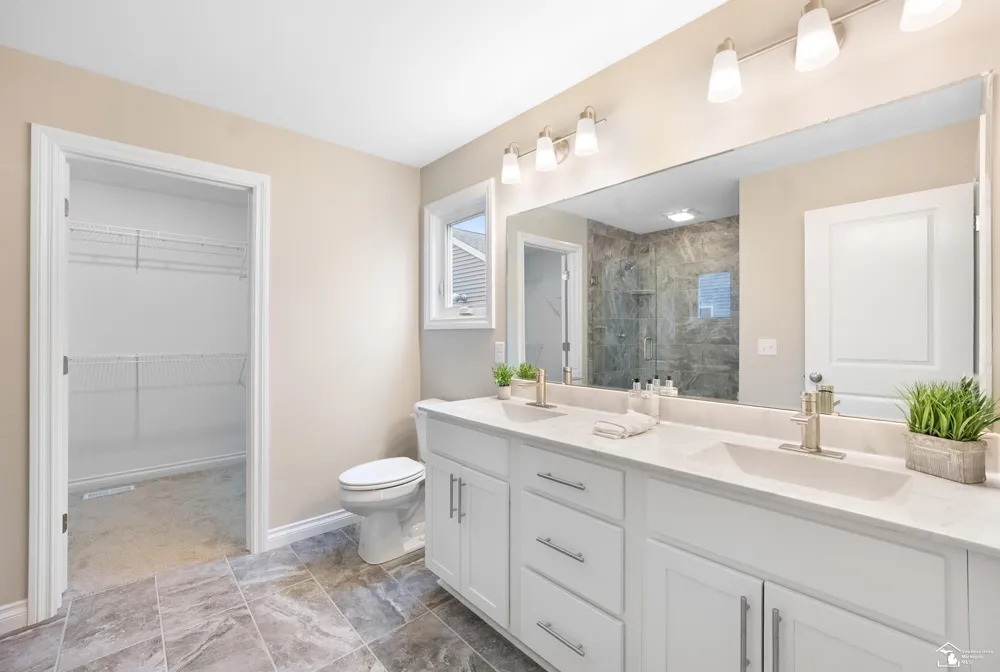 8289 Grande Lk Circle Bedford Township, MI 48182