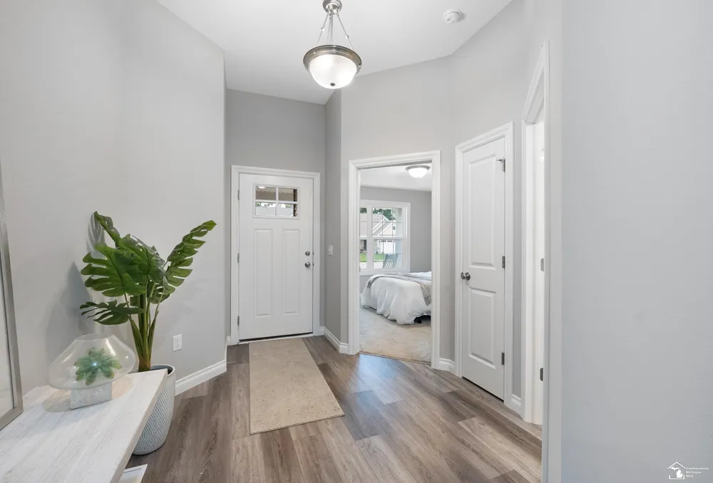 8289 Grande Lk Circle Bedford Township, MI 48182