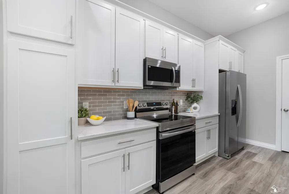 8289 Grande Lk Circle Bedford Township, MI 48182
