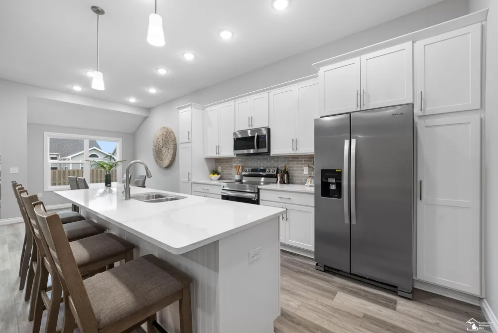 8289 Grande Lk Circle Bedford Township, MI 48182