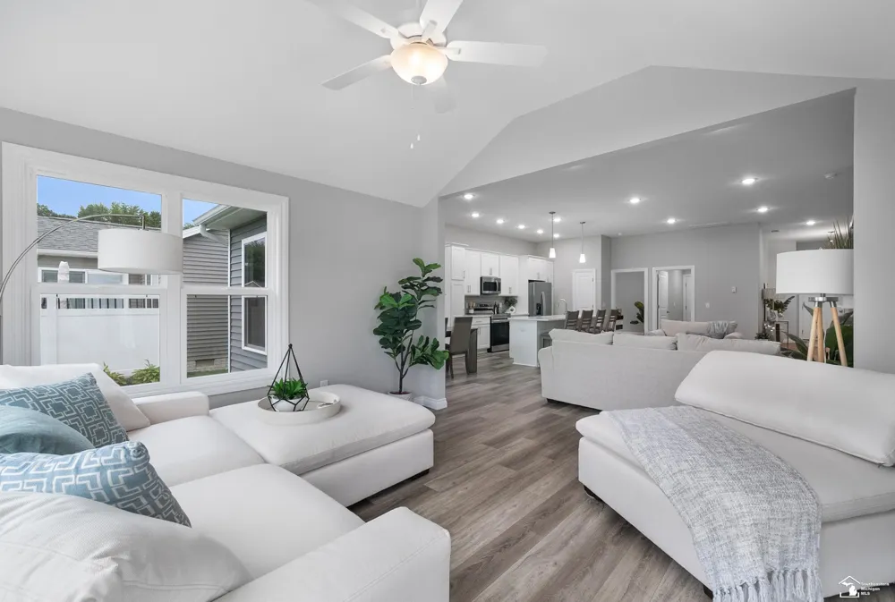 8289 Grande Lk Circle Bedford Township, MI 48182