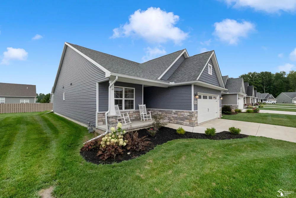 8289 Grande Lk Circle Bedford Township, MI 48182