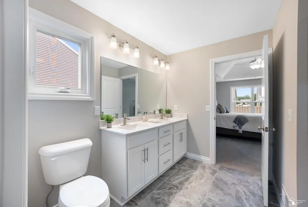 8289 Grande Lk Circle Bedford Township, MI 48182