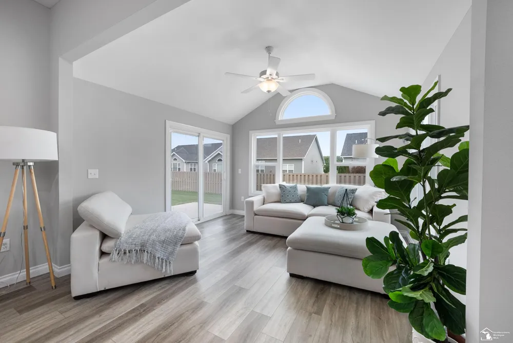 8289 Grande Lk Circle Bedford Township, MI 48182