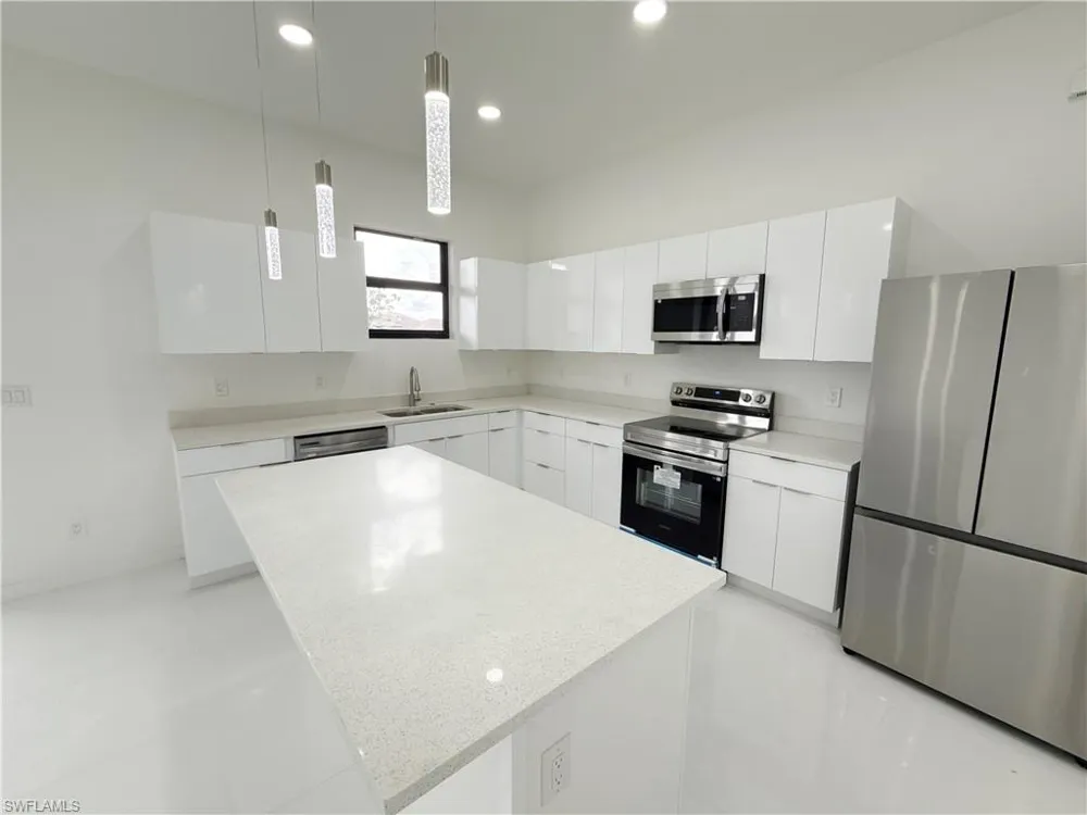 2325 NW 37th Place Cape Coral, FL 33993
