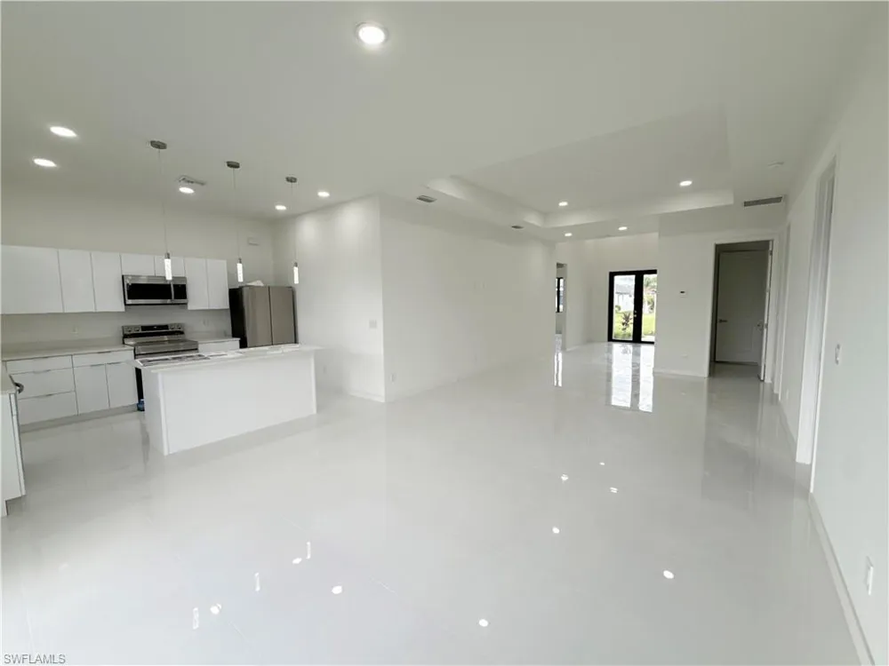 2325 NW 37th Place Cape Coral, FL 33993