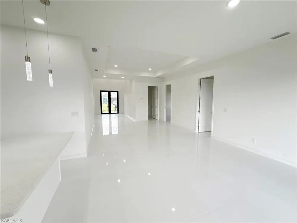 2325 NW 37th Place Cape Coral, FL 33993
