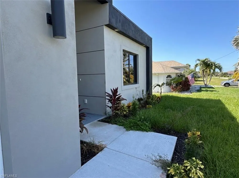 2325 NW 37th Place Cape Coral, FL 33993