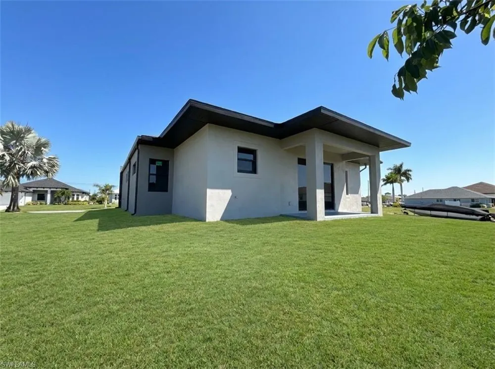 2325 NW 37th Place Cape Coral, FL 33993