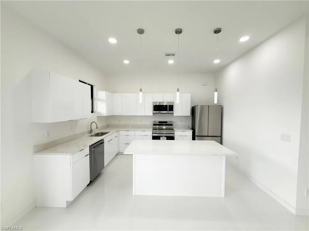 2325 NW 37th Place Cape Coral, FL 33993