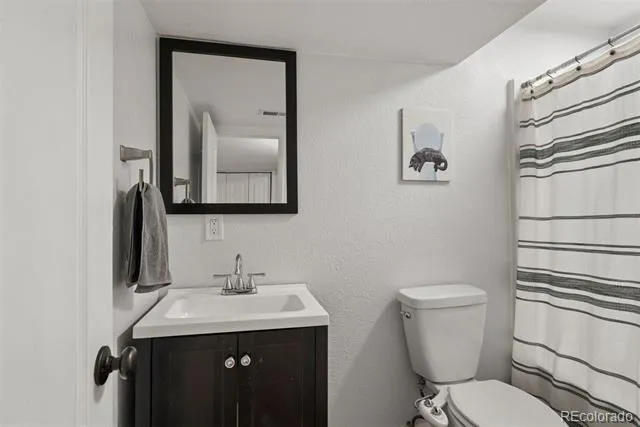 7090 W Phillips Avenue Littleton, CO 80128
